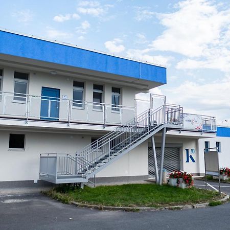 Ubytovna A Cykloubytovna Koupaliste Kadan Ngoại thất bức ảnh